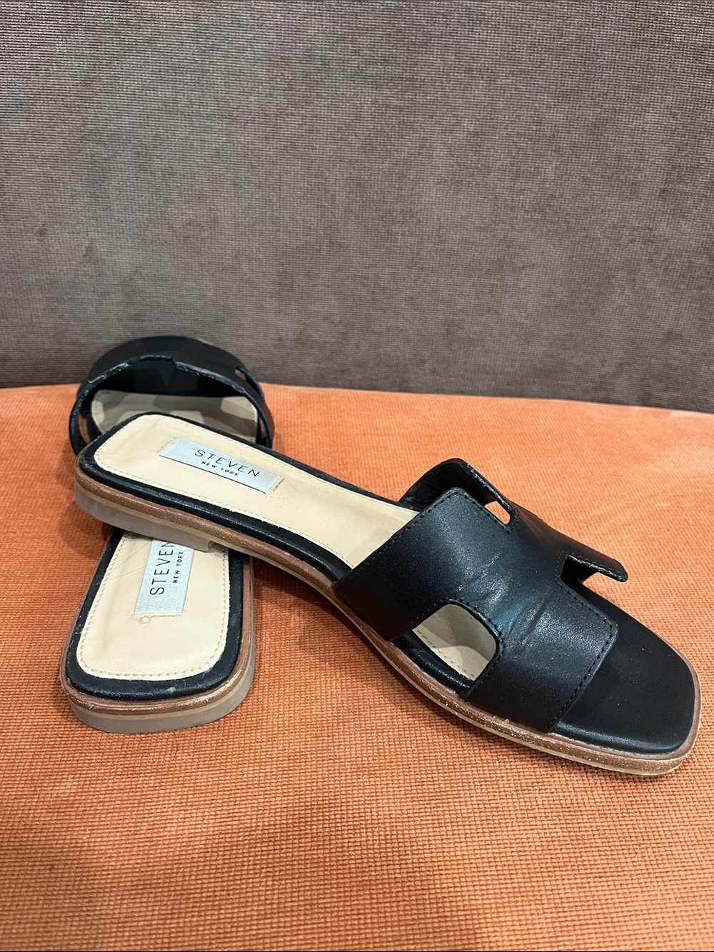Steve Madden / Steven / Hadyn Black slip on sandals in Black size 7